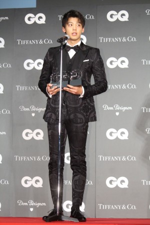 「GQ MEN OF THE YEAR 2018」授賞式・記者発表会に登場した竹内涼真
