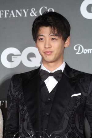 「GQ MEN OF THE YEAR 2018」授賞式・記者発表会に登場した竹内涼真