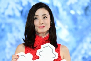 「WHITE KITTE」ライトアップセレモニーに登場した上戸彩