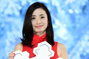 「WHITE KITTE」ライトアップセレモニーに登場した上戸彩