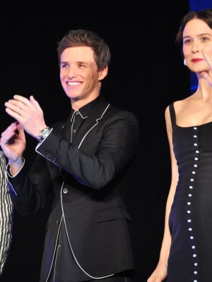 映画『ファンタスティック・ビーストと黒い魔法使いの誕生』ワールドツアーファイナルプレミアinJAPAN レッドカーペットイベントに登場したエディ・レッドメイン