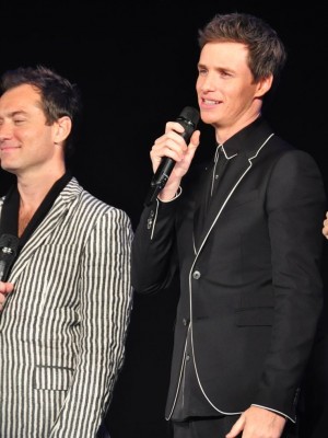 映画『ファンタスティック・ビーストと黒い魔法使いの誕生』ワールドツアーファイナルプレミアinJAPAN レッドカーペットイベントに登場したエディ・レッドメイン