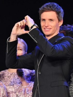 映画『ファンタスティック・ビーストと黒い魔法使いの誕生』ワールドツアーファイナルプレミアinJAPAN レッドカーペットイベントに登場したエディ・レッドメイン