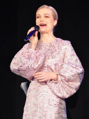 映画『ファンタスティック・ビーストと黒い魔法使いの誕生』ワールドツアーファイナルプレミアinJAPAN レッドカーペットイベントに登場したアリソン・スドル