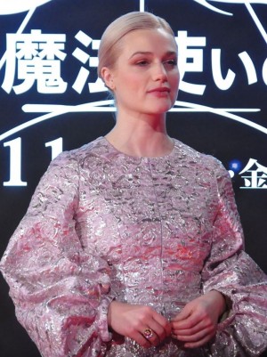 映画『ファンタスティック・ビーストと黒い魔法使いの誕生』ワールドツアーファイナルプレミアinJAPAN レッドカーペットイベントに登場したアリソン・スドル