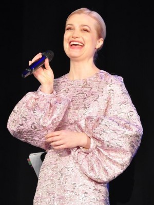 映画『ファンタスティック・ビーストと黒い魔法使いの誕生』ワールドツアーファイナルプレミアinJAPAN レッドカーペットイベントに登場したアリソン・スドル