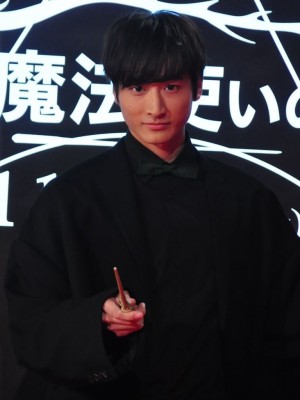 映画『ファンタスティック・ビーストと黒い魔法使いの誕生』ワールドツアーファイナルプレミアinJAPAN レッドカーペットイベントに登場した小関裕太