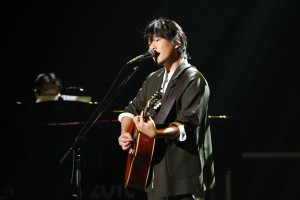 「ParaFes 2018 ～UNLOCK YOURSELF～」に登場した秦基博。「パラスポーツを生で見るのは初めてだったんですけど、すごい迫力ですね。間近で見れて、スポーツの魅力にも気づけました」