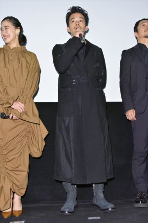 池松壮亮、『斬、』初日舞台挨拶に登壇