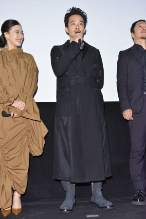 池松壮亮、『斬、』初日舞台挨拶に登壇