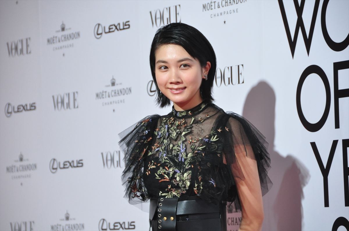 中村アン、21歳のときインターン面接を受けた「VOGUE」に表彰され感無量
