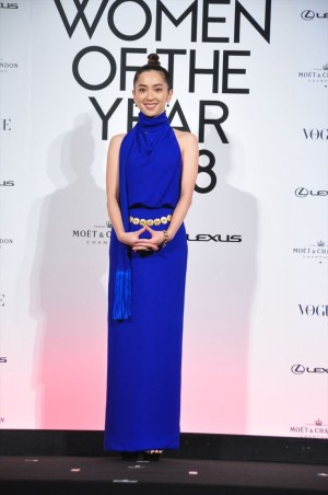 VOGUE JAPAN WOMEN OF THE YEAR 2018 授賞式・記者会見に登場した中村アン