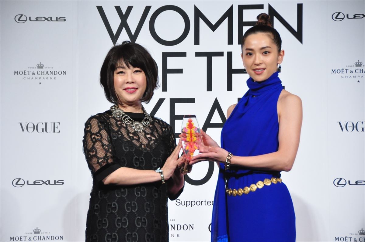 中村アン、21歳のときインターン面接を受けた「VOGUE」に表彰され感無量