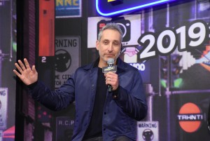 映画『名探偵ピカチュウ』製作報告会見に登壇したロブ・レターマン監督