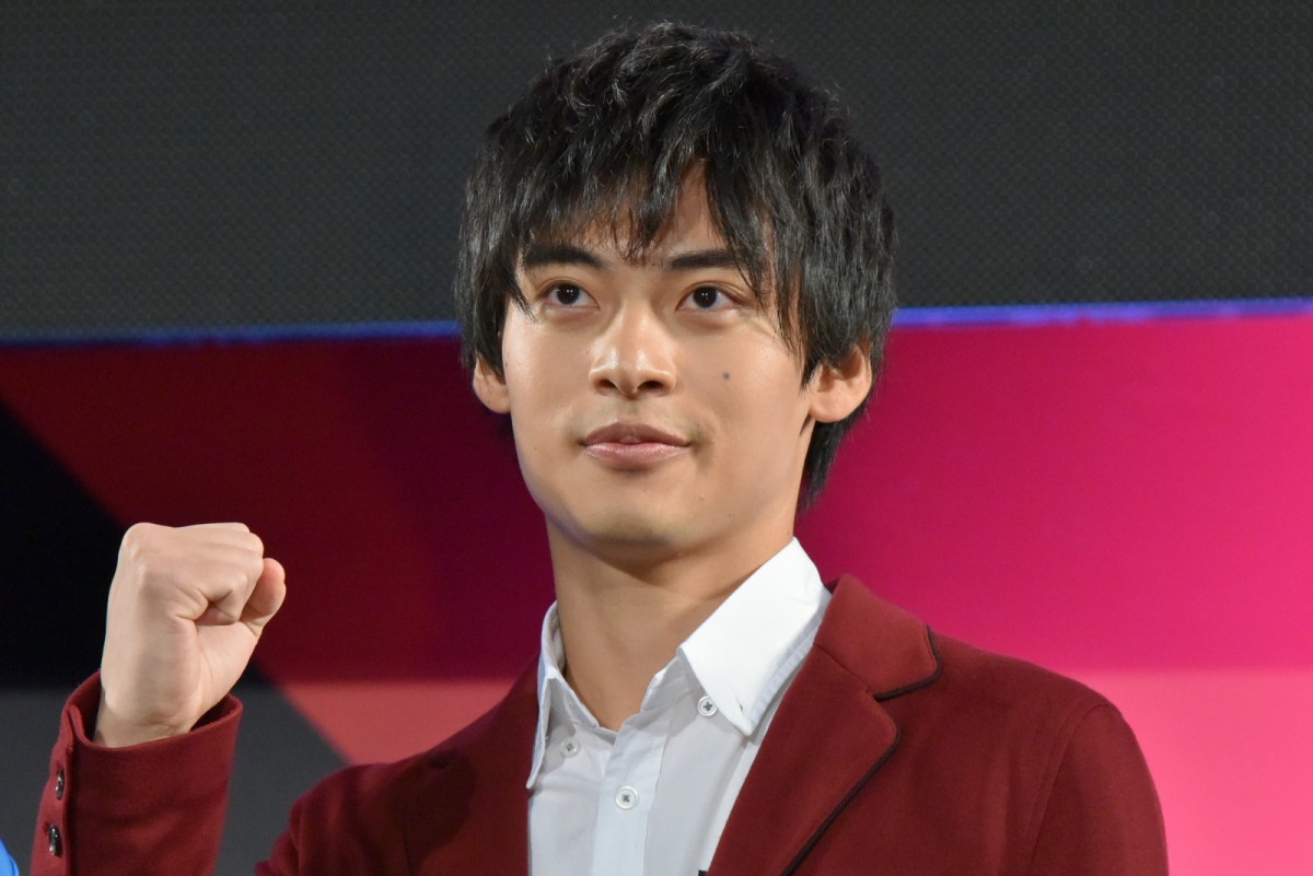 つるの剛士、シリーズへ恩返し！『劇場版ウルトラマンR／B』主題歌担当