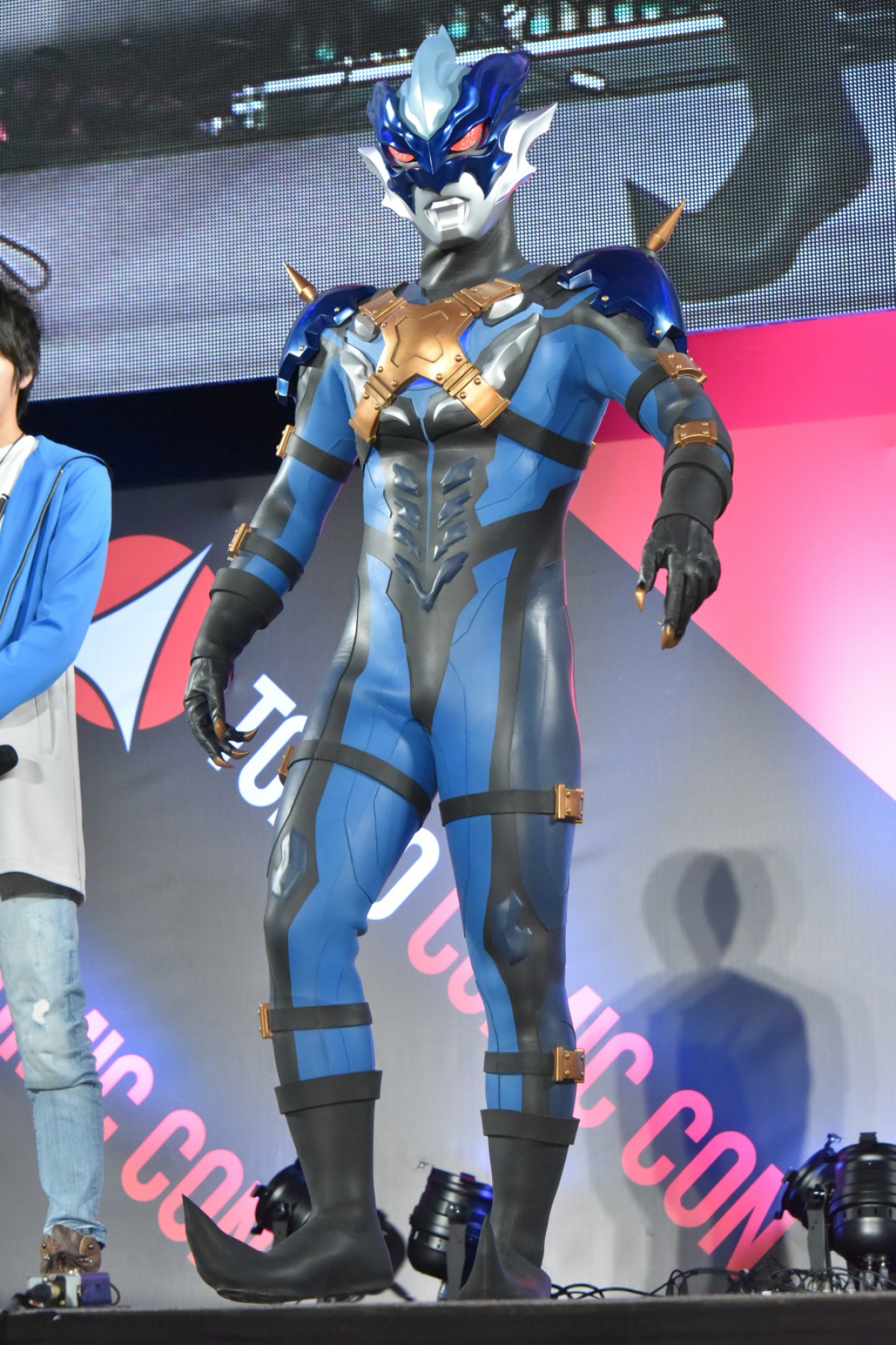 つるの剛士、シリーズへ恩返し！『劇場版ウルトラマンR／B』主題歌担当