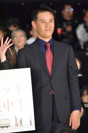 映画『かぞくいろ‐RAILWAYS わたしたちの出発‐』初日舞台挨拶に登壇した吉田康弘監督