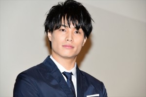 映画『jam』初日舞台挨拶に登場した鈴木伸之