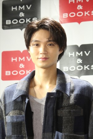 ファースト写真集『あなたがみる僕は――』発売記念イベントに登場した磯村勇斗