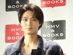 ファースト写真集『あなたがみる僕は――』発売記念イベントに登場した磯村勇斗