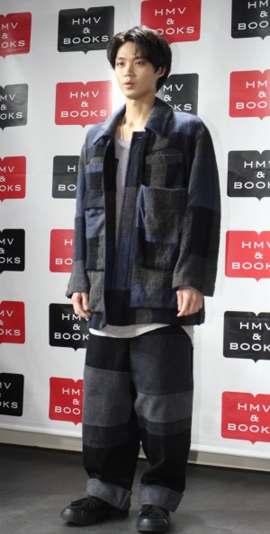 ファースト写真集『あなたがみる僕は――』発売記念イベントに登場した磯村勇斗