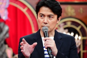 福山雅治、『生田家の朝』制作発表会見に出席