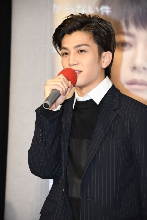 土曜ドラマスペシャル『炎上弁護人』試写会に登場した岩田剛典