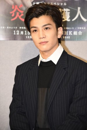 土曜ドラマスペシャル『炎上弁護人』試写会に登場した岩田剛典