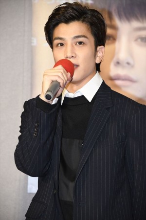 土曜ドラマスペシャル『炎上弁護人』試写会に登場した岩田剛典