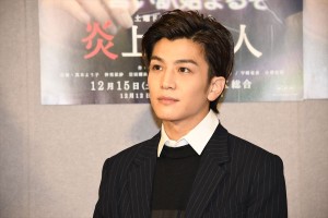 土曜ドラマスペシャル『炎上弁護人』試写会に登場した岩田剛典