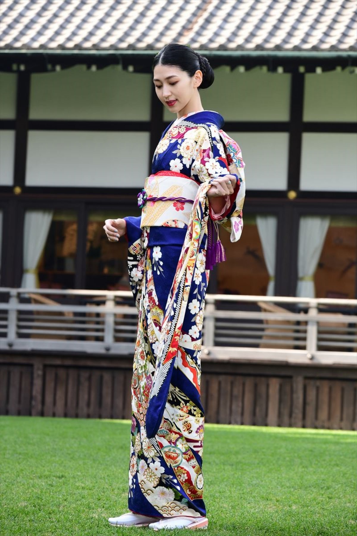 岡田結実、華やかな晴れ着姿で来年の抱負　“クソガキ”宣言も飛び出す