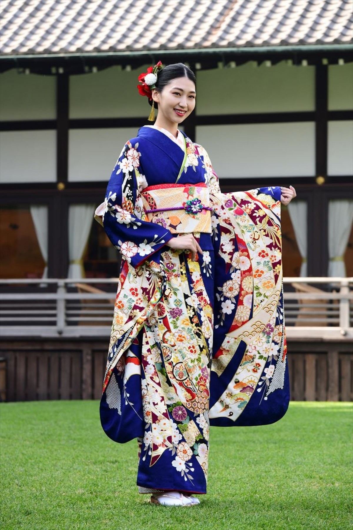 岡田結実、華やかな晴れ着姿で来年の抱負　“クソガキ”宣言も飛び出す