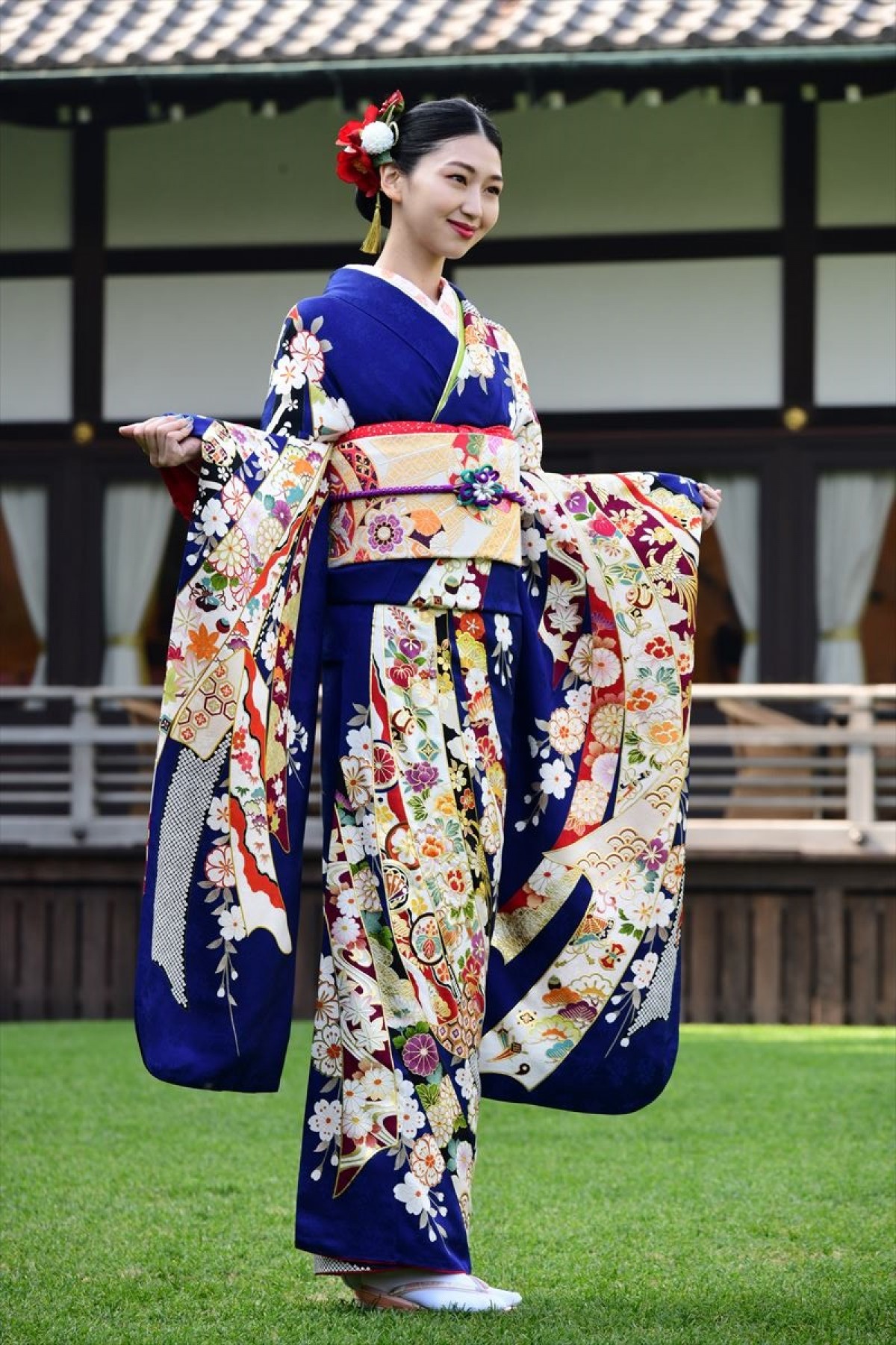 岡田結実、華やかな晴れ着姿で来年の抱負　“クソガキ”宣言も飛び出す