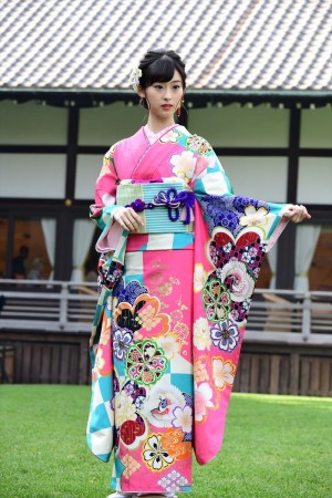 2019年オスカープロモーション晴れ着撮影会に登場した井本彩花