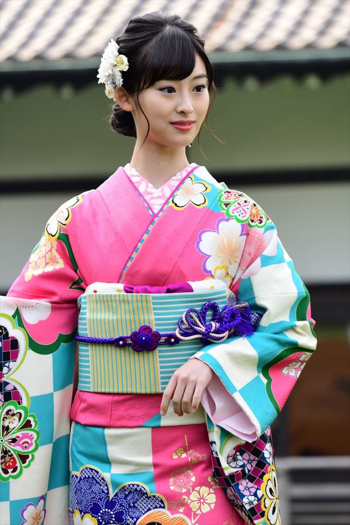 岡田結実、華やかな晴れ着姿で来年の抱負　“クソガキ”宣言も飛び出す