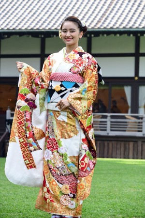 2019年オスカープロモーション晴れ着撮影会に登場した岡田結実