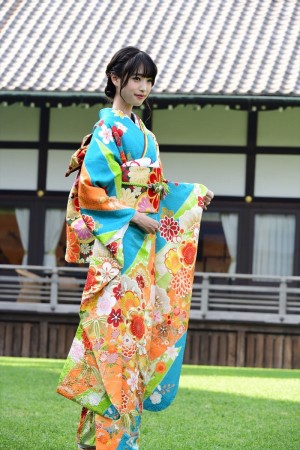 2019年オスカープロモーション晴れ着撮影会に登場した高橋ひかる