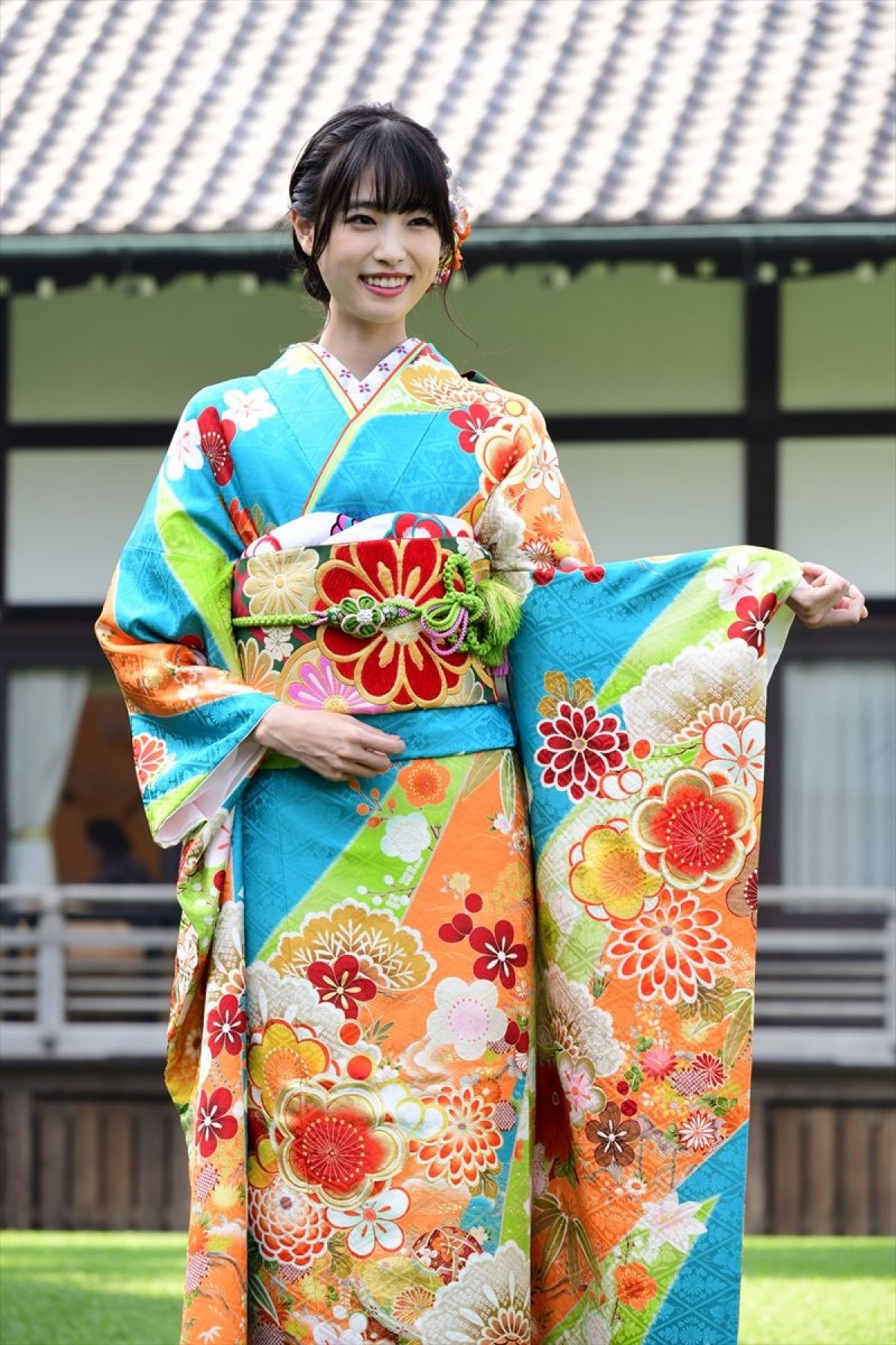 岡田結実、華やかな晴れ着姿で来年の抱負　“クソガキ”宣言も飛び出す