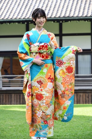 2019年オスカープロモーション晴れ着撮影会に登場した高橋ひかる