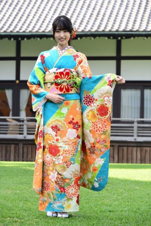 2019年オスカープロモーション晴れ着撮影会に登場した高橋ひかる