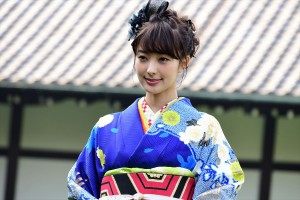 2019年オスカープロモーション晴れ着撮影会に登場した宮本茉由