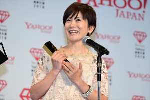 「Yahoo！検索大賞2018」発表会に登場した小林由美子