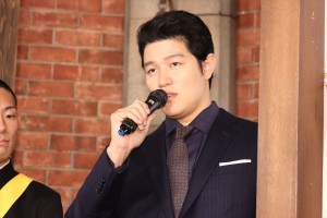 大河ドラマ主演 バトンタッチセレモニーに登場した鈴木亮平