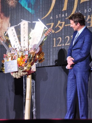 映画『アリー／スター誕生』ジャパンプレミアに登場したブラッドリー・クーパー