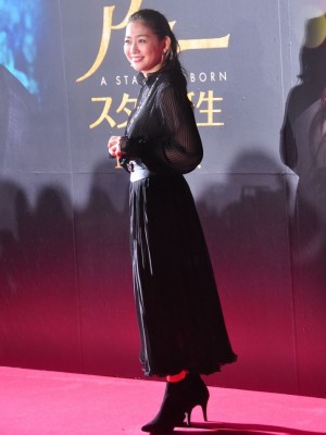 映画『アリー／スター誕生』ジャパンプレミアに登場した関根麻里