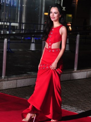 映画『アリー／スター誕生』ジャパンプレミアに登場した水沢アリー