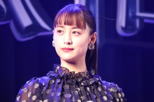 『連続ドラマW 孤高のメス』完成披露試写会に登場した山本美月