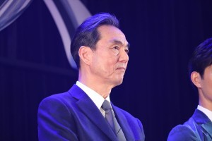 『連続ドラマW 孤高のメス』完成披露試写会に登場した長塚京三