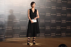 「BVLGARI AVRORA AWARDS 2018」ゴールデンカーペットセレモニーに登場した西内まりや
