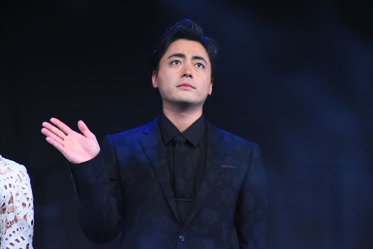 山田孝之、“プロデューサー”としての定番差し入れは「芋ようかん」